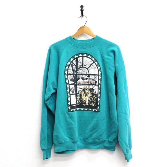 Vintage Other - Vintage Cats in a Winter Window Scene Sweatshirt XL